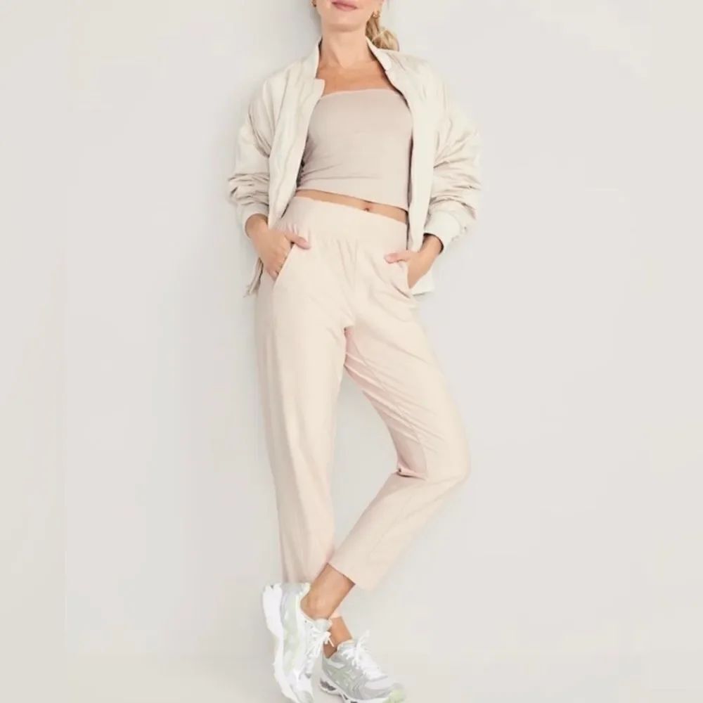 Old Navy Power Soft Go-Dry Tapered Pants – Bone Color, Size S